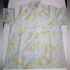 👕🧊 Pear Color on Light Blue Shirt 🍐
